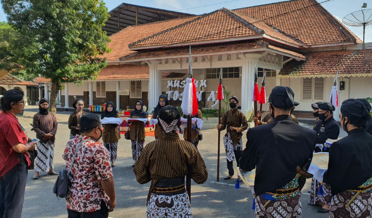 Museum Tosan Aji Purworejo, Menjamas 1.138 Pusaka Di Bulan Suro Tahun Ini