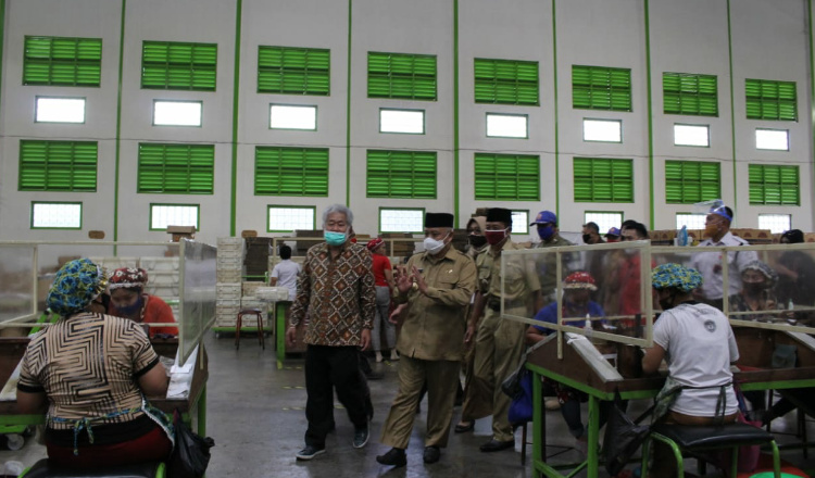 Bupati Malang Sanusi Pastikan Pabrik Rokok MAL Terapkan 3M