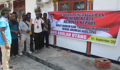 Pencaker Kembali Gelar Demo di Kantor Bupati Keerom