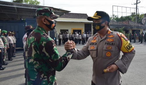 Tegakkan Disiplin Protokol Kesehatan, TNI Polri di Pamekasan Apel Bersama 