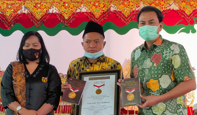Gus Thon Borong 3 Rekor Dunia, Ajak Masyarakat Lestarikan Budaya