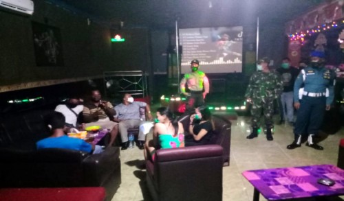 Operasi Yustisi, TNI/Polri di Kutim Sasar THM dan Cafe