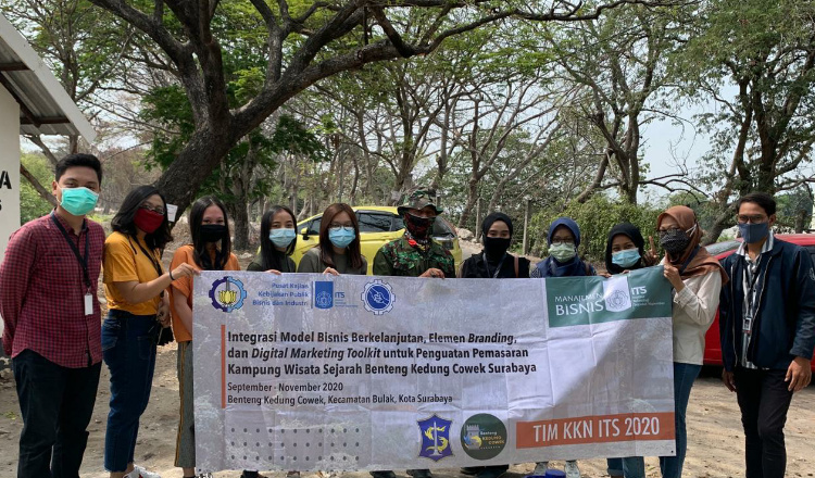 Tim KKN ITS Kembangkan Aspek Branding dan Digital Marketing Benteng Kedung Cowek