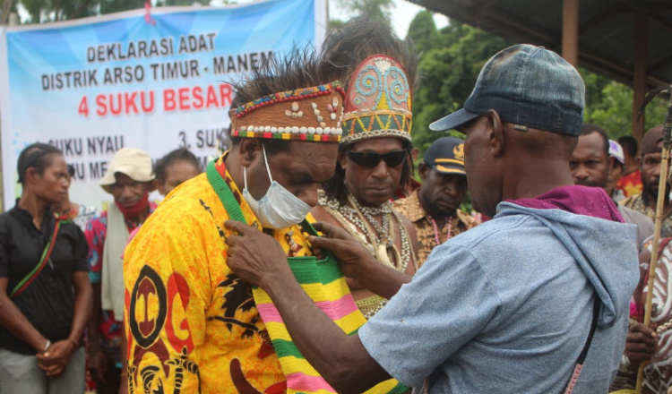 Pilkada Keerom, Empat Suku Besar di Arso Timur dan Mannem Deklarasikan Piter Gusbager