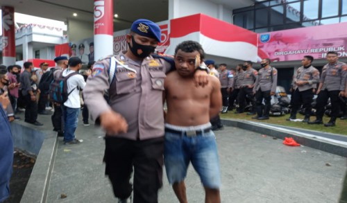 Bertindak Anarkis saat Demo, Polisi Amankan 19 Orang.Dua Diantaranya Pelajar  