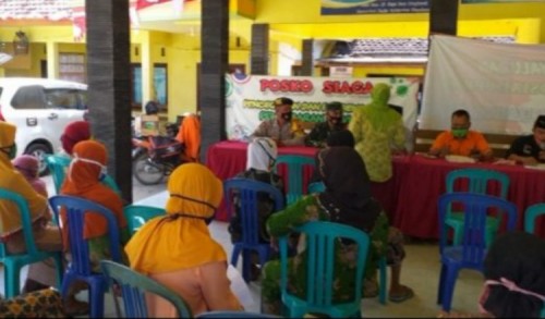 TNI Polri di Pamekasan Kawal Penyaluran BST Tahap VII