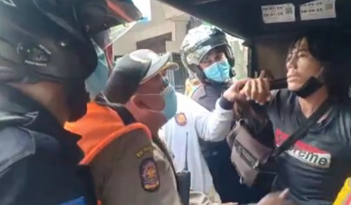 Video Viral, Satpol PP Bawa Paksa Seorang Warga Pelanggar Protokol Kesehatan di Surabaya