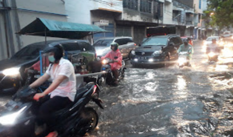 Warga : Kalau Pemerintah Peduli tak Mungkin Kota Medan Banjir