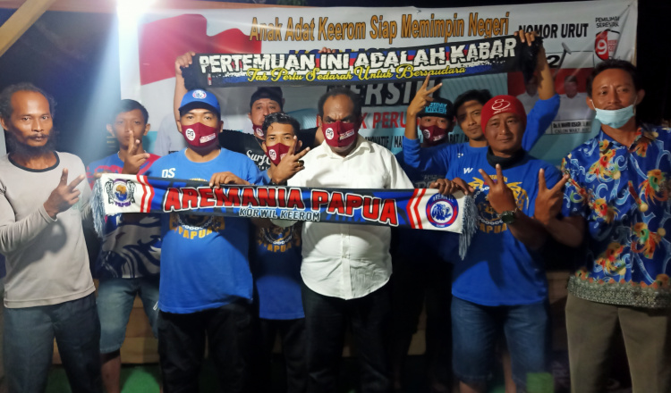 Butuh Perubahan, Aremania Keerom Siap Menangkan Piter Gusbager dan Waghfir