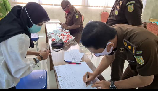 Tes Urine Dadakan di Kejari Kabupaten Pasuruan, Mengejutkan Para Jaksa 