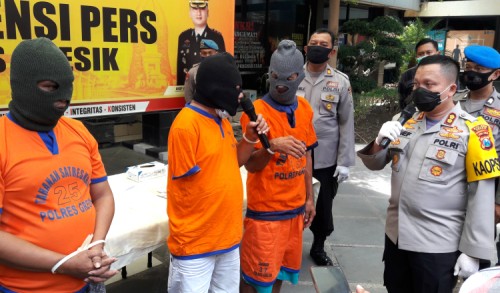 Polres Gresik Gerebek Penombok Togel Beromset Rp 400 ribu Per Hari 