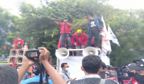 Massa Getol Jatim Tuntut Presiden Terbitkan Perppu Cabut Omnibus Law