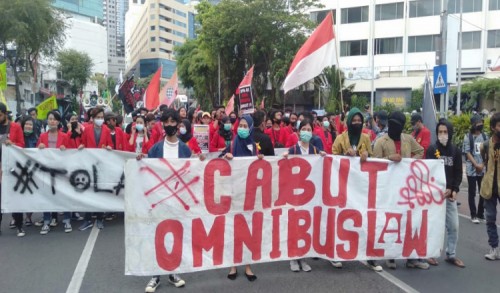 Massa Getol Jatim Baru Datang di Gedung Grahadi Sore Hari