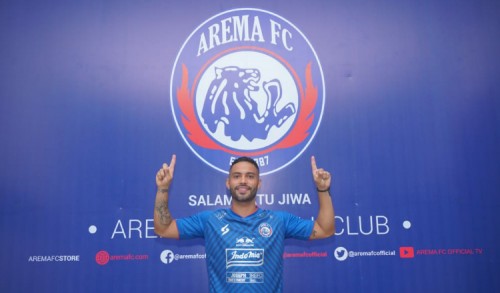 Tanda Tangani Kontrak, Bruno Smith Resmi Berkostum Arema FC
