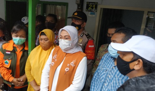 Menaker Ida Kunjungi Rumah Penerima BSU di Kota Malang: Alhamdulilah Bermanfaat