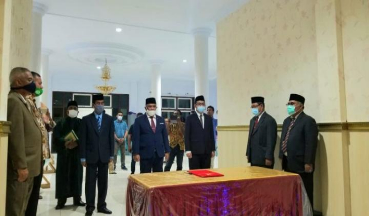 Gubernur AGK Rolling 5 Pejabat di Lingkup Pemprov Malut 