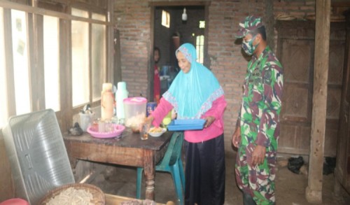 Anggota Satgas TMMD 109 Purworejo Ucapkan Terimakasih Kepada Ibu-Ibu Dapur