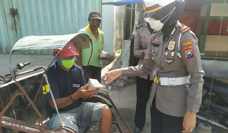Cara Menarik Satlantas Polres Lamongan Sosialisasi Protokol Kesehatan