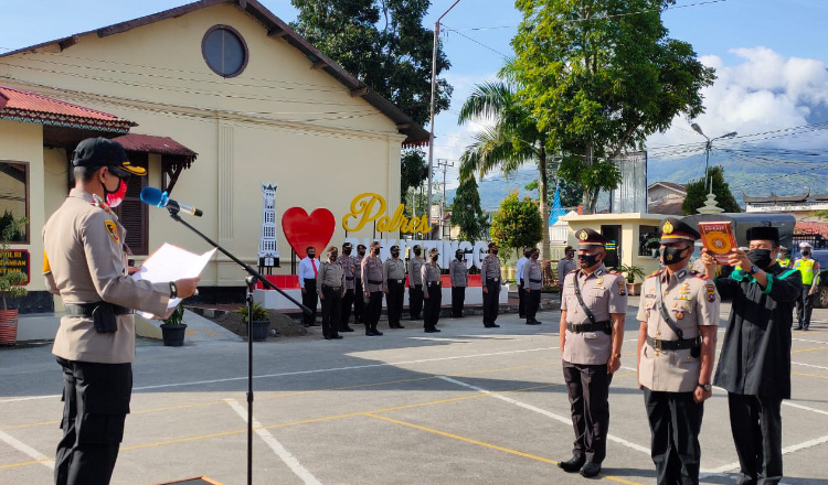 Kapolres Bukittinggi Pimpin Sertijab Kasat Sabhara 