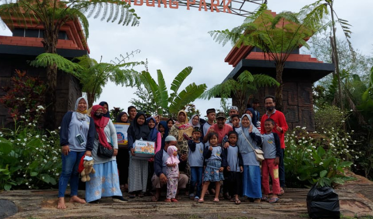 Lembaga Anak Mandiri Berbagi Bersama Yatim di Wisata Edukasi Embung Park Malang