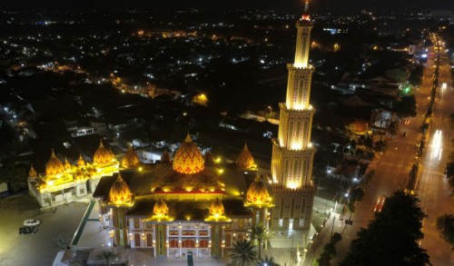 Dekat dengan Ulama, Hendy Siswanto Makmurkan Masjid dan Pesantren