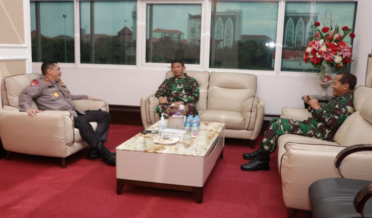 Kapolda Jatim Terima Kunjungan Pangdam V Brawijaya