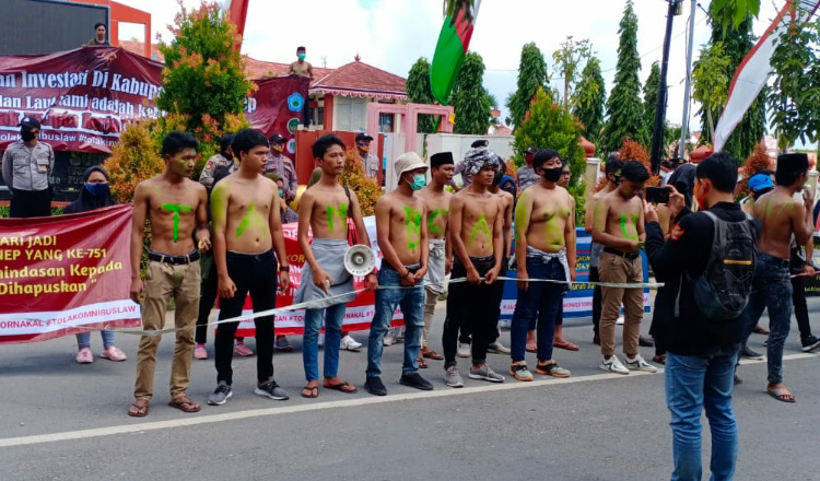 Tuntut Tambak Udang Ditutup, Puluhan Mahasiswa Demo Pemkab Sumenep 