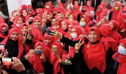 Pasukan Emak-emak Tak Sabar Paslon Niat Realisasikan Program Bunda Puspa