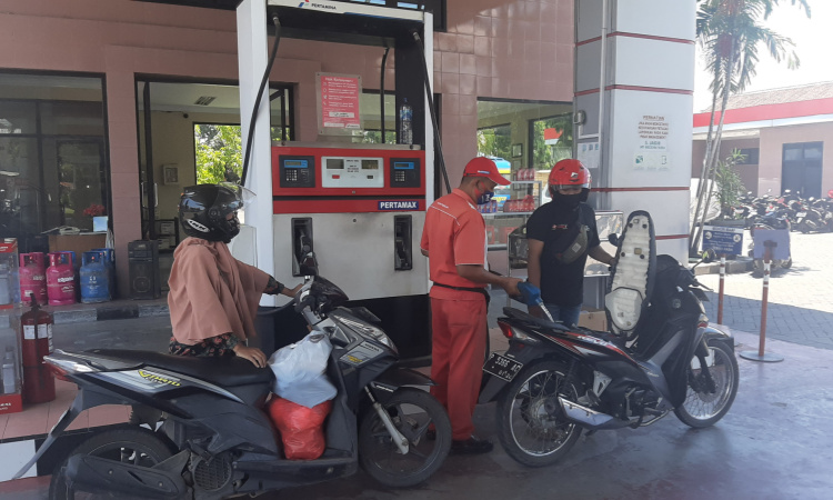 Ikut Instruksi PT Pertamina, SPBU Tamansari Bondowoso Terapkan Protokol Kesehatan