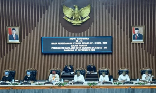 Rapat Paripurna DPRD Kota Bandung Di Hari Istimewa HJKB- 210