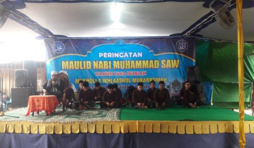 Pedagang Suronegaran Purworejo Gelar Maulid Nabi