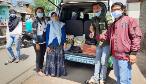 Ibu Dan Anak Terkena Covid-19, Anggota DPRD Bandung,  Kang Erwin Berikan Donasi