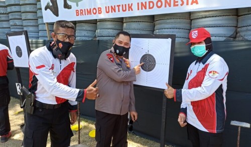 Dalam Rangka HUT Brimob ke-75, Kapolda Jawa Timur Buka Lomba Tembak di Mapolda Jatim