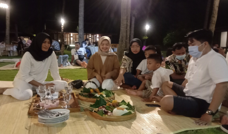 Villa So Long Banyuwangi Hadirkan Beach Front Dinner Tiap Malam Minggu, Pas untuk Keluarga