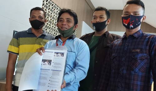 Relawan Bagus Laporkan Akun FB Penyebar Kampanye Hitam ke Polres Gresik