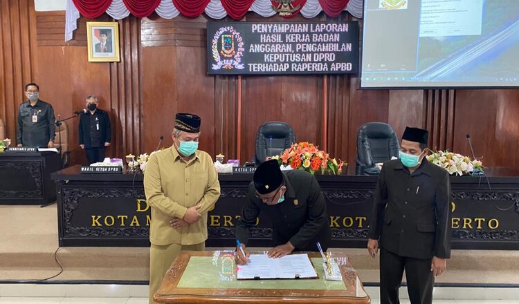 Dalam Paripurna, DPRD Kota Mojokerto Setujui Raperda APBD 2021