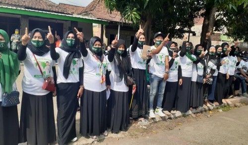 Antusias Warga Trowulan Tak Terbendung, Remaja Hingga Emak-emak Sambut IKBAR 