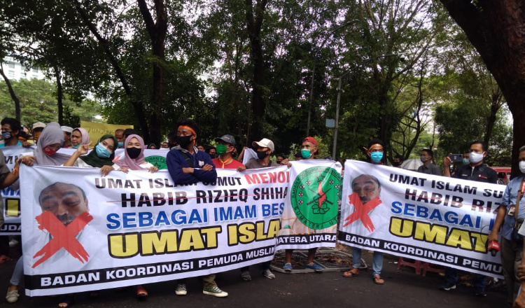 Ratusan Umat Muslim Tolak Kedatangan Habib Rizieq di Kota Medan