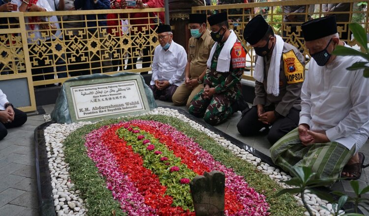 Silaturahmi ke Tebu Ireng, Kapolda Jatim Ziarah Makam Gus Dur