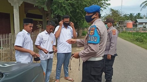 Patroli Prokes, Sejumlah Siswa Kedapatan Tidak Pakai Masker