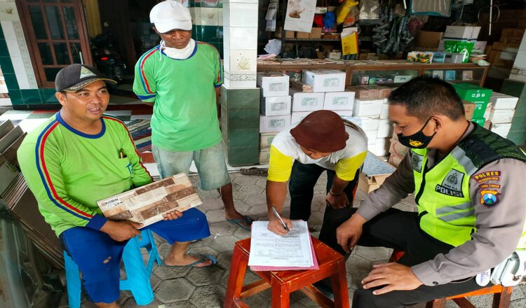 Dalam Rangka Jatim Bermasker, Polres Mojokerto Kota melakukan Operasi Yustisi