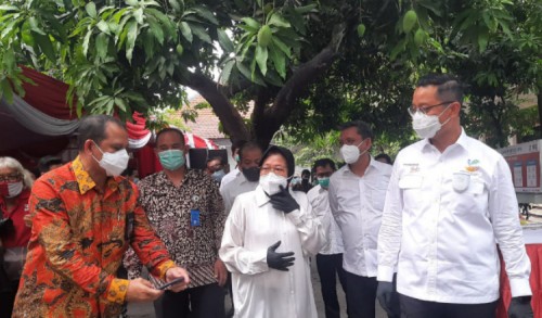 Sebelum Ditangkap KPK, Mensos Sempat Diprotes saat Salurkan Bansos di Surabaya