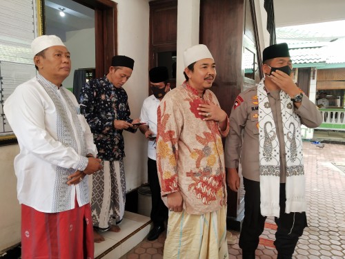 Pantau Pilkada, Waka Polda Jatim Silaturrahmi ke Dua Kiai Kharismati Situbondo