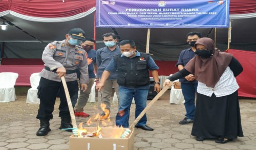 Ratusan Surat Suara Rusak untuk Pilkada Banyuwangi Dimusnahkan KPU