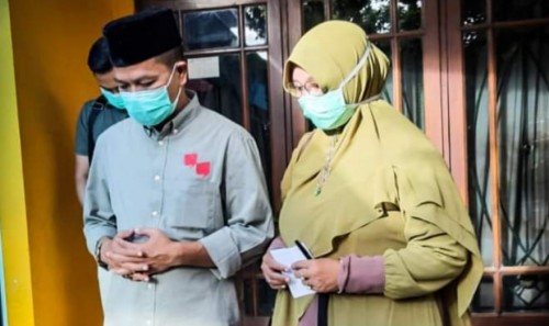 Calon Bupati No 3, kang DS Gunakan Hak Pilih Di TPS 24 Desa Tegaluar Kabupaten Bandung 