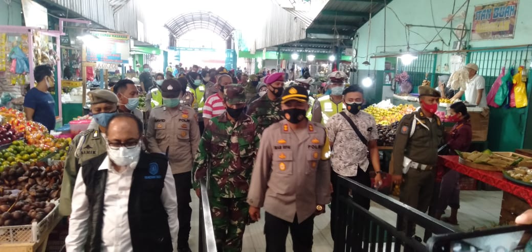 Satgas COVID-19, Gelar Operasi Yustisi di Pasar Mimbaan dan Pasar Panji