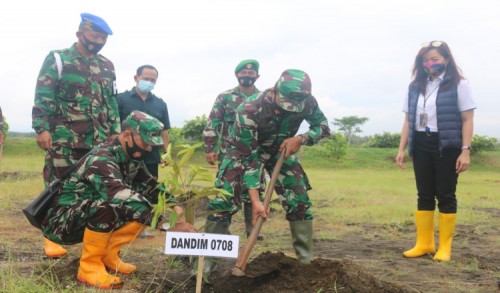 Ribuan Pohon Ditanam di Embung Kalilereng Purworejo