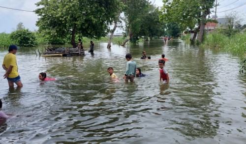 Banjir Kali Lamong Bikin Pengusaha Merugi, Minta Portal Cerme Dicabut