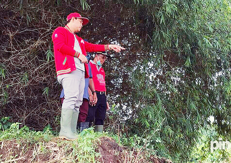 Memasuki Musim Penghujan, Bupati Novi Tinjau Tanggul Sungai di Desa Plosoharjo Yang Jebol