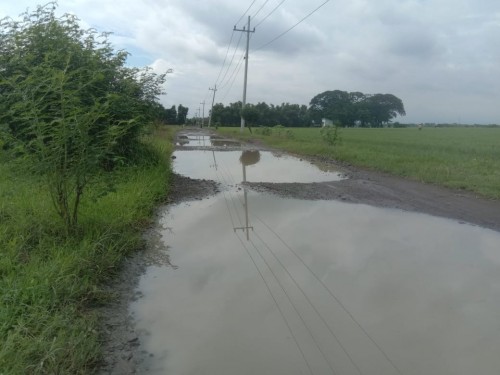 Warga di beberapa Desa di Kecamatan Gondang Kabupaten Nganjuk mengeluhkan jalan yang rusak